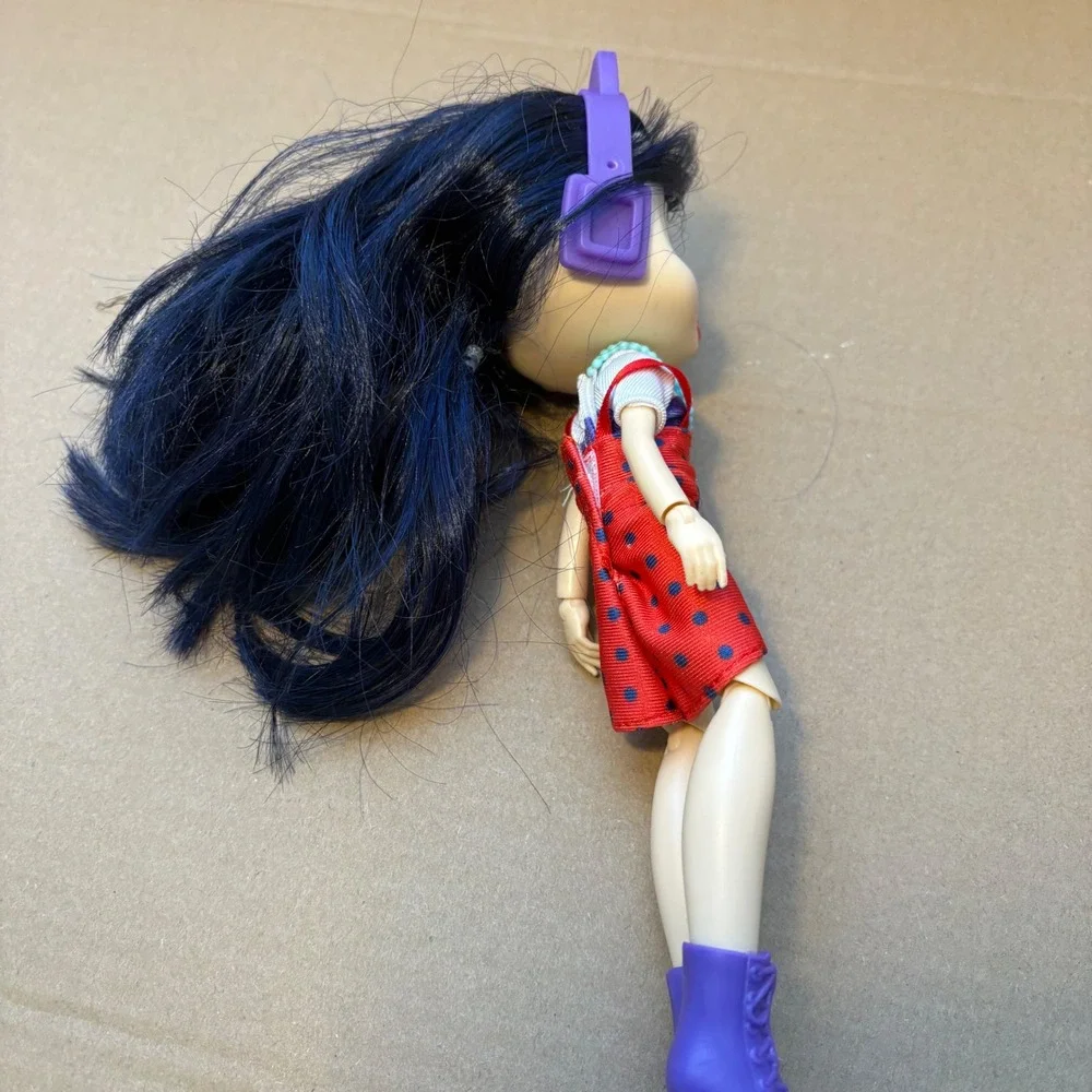 Boxy Girls‎ by Jay@Play Riley Doll Articulated Arms Legs Purple Boots Earphones